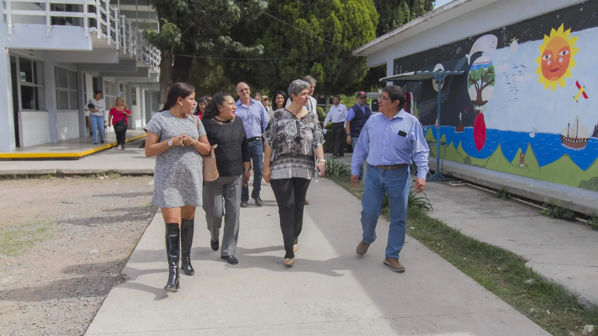 Han signado convenios con los municipios para emprender esquemas de becas. Foto César Ortiz.  El Sol de San Juan del Río.